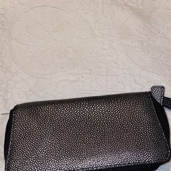 Kenneth Cole Leather Wallet - Picture 4 of 8